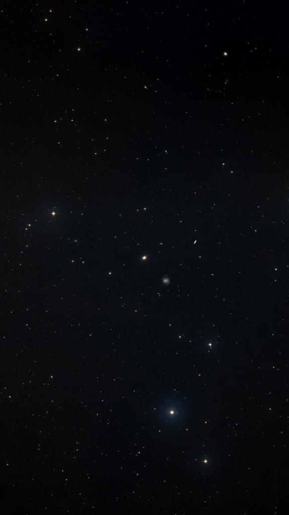 Le ciel autour de NGC 1052, cadré au champ de Seestar S30 Pro