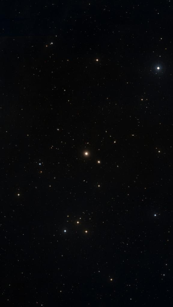 Le ciel autour de NGC 1407, cadré au champ de Seestar S30 Pro